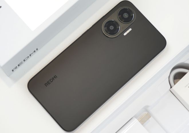 iQOO Z10 Turbo Pro和REDMI Turbo4 Pro哪个值得买？配置参数分析(图2)