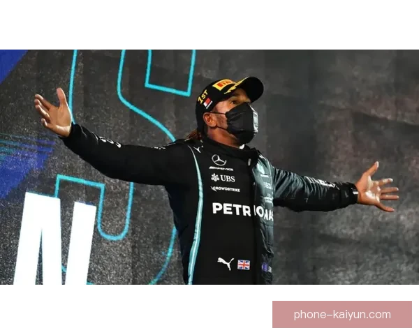 F1车队动态：梅赛德斯与红牛争锋 赛季前景预测与技术革新展望