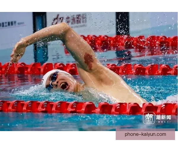 孙杨复出赛场再创佳绩 中国泳坛新星接力冲击世界纪录