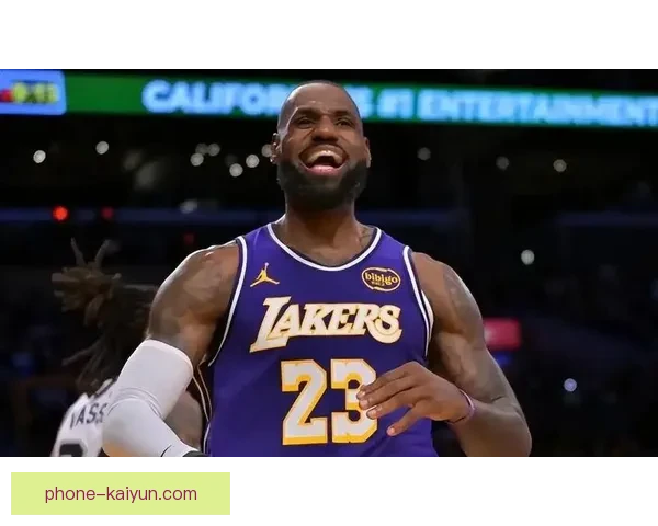 湖人逆转勇士夺胜利 詹姆斯高光表现引球迷热议